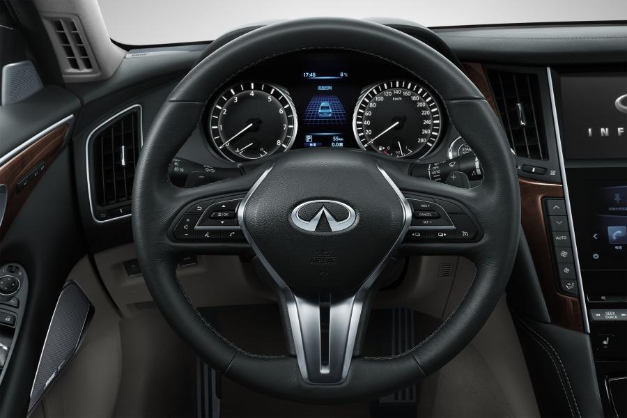 Панель приборов Infiniti Q50L 2.0t Sport 2018 года  (CN) (фото 4 из 10)